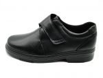 Zapato de piel natural, con velcro. Pinoso's